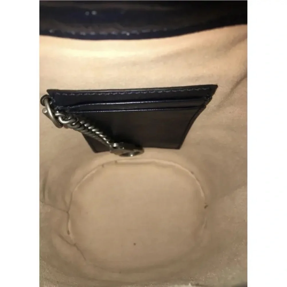 Authentic GUCCI Marmont GG bucket chain leather bag - Picture 5 of 6